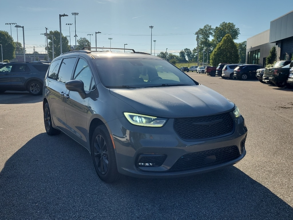 2021 Chrysler Pacifica Touring L's photo