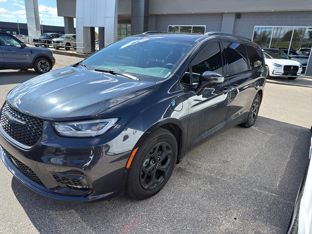 Used 2021 Chrysler Pacifica Hybrid Limited Passenger Van