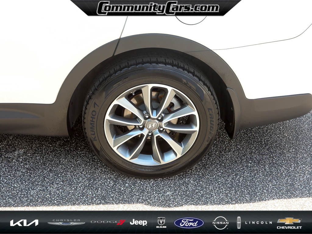 2018 Hyundai Santa Fe XL SE photo 2