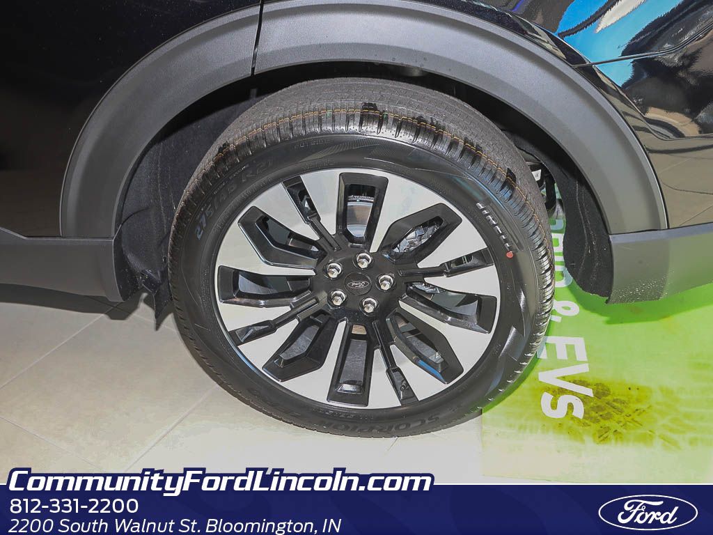 2026 Ford Explorer Platinum photo 3