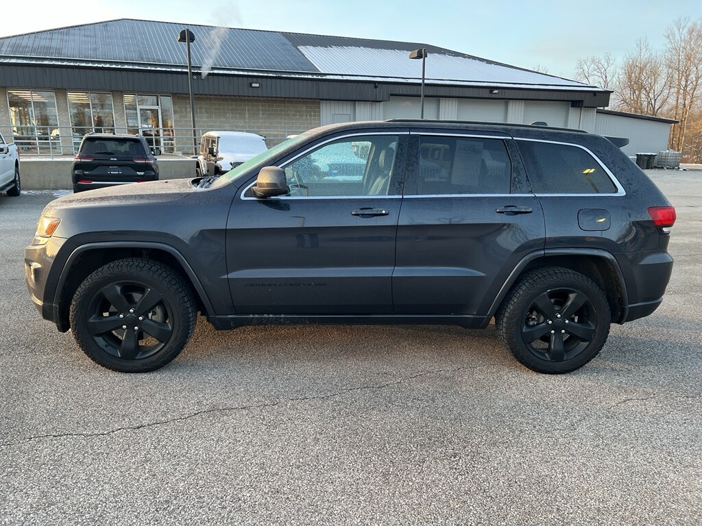 2015 Jeep Grand Cherokee Altitude photo 4