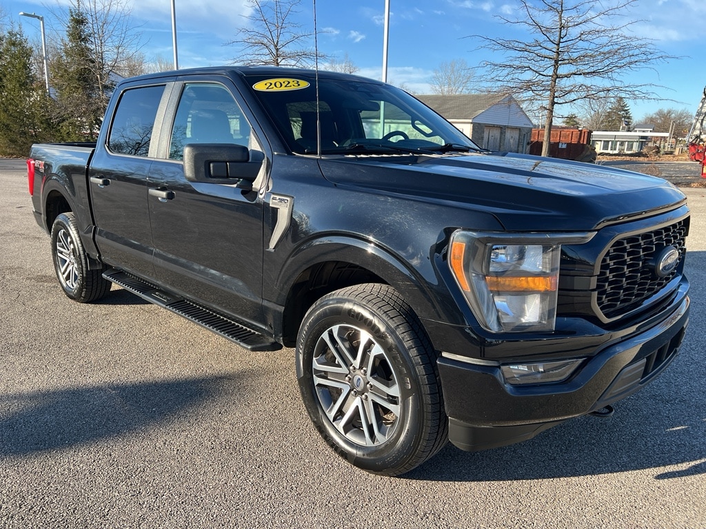 2023 Ford F-150 XL's photo