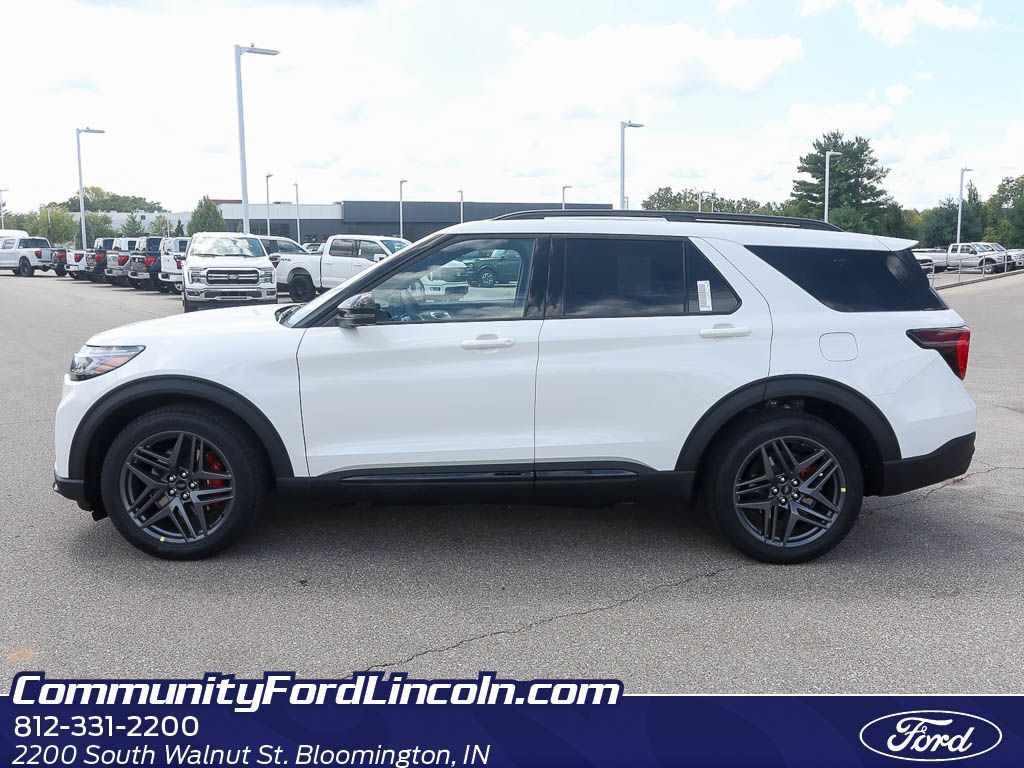 2025 Ford Explorer ST photo 3