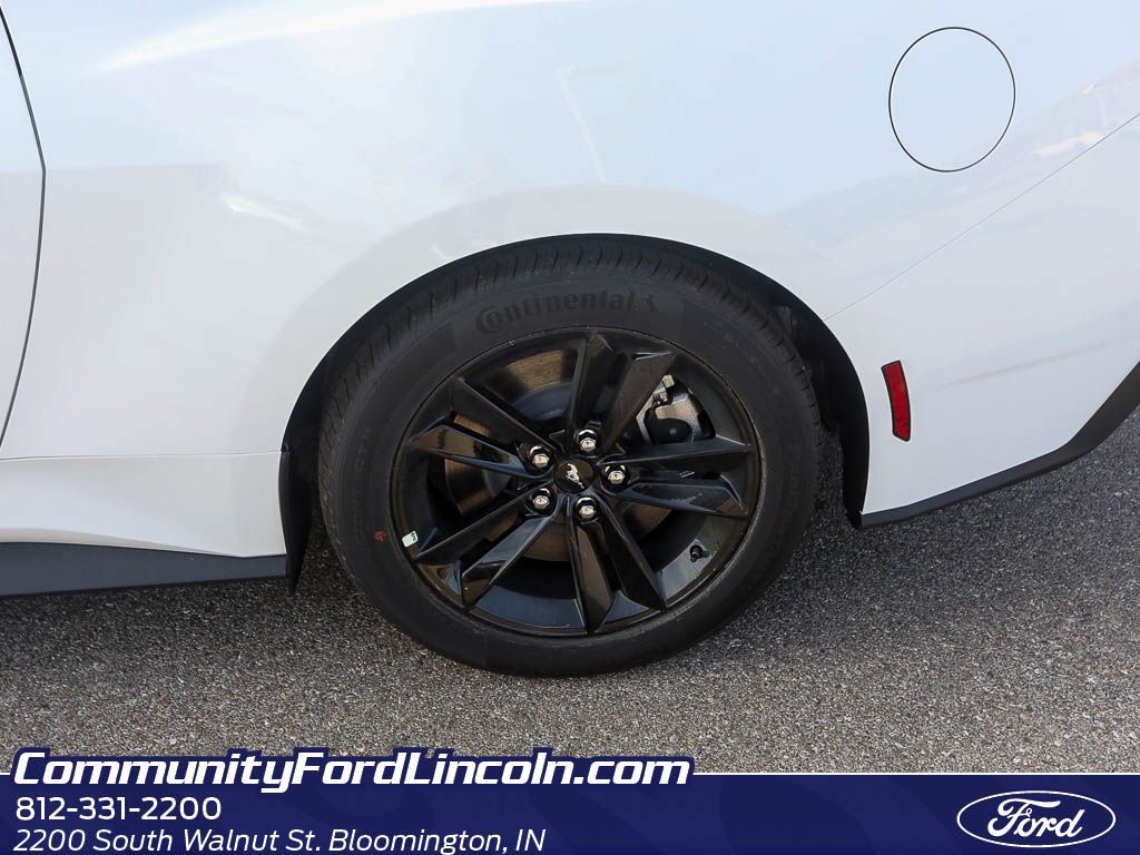 2025 Ford Mustang GT photo 4