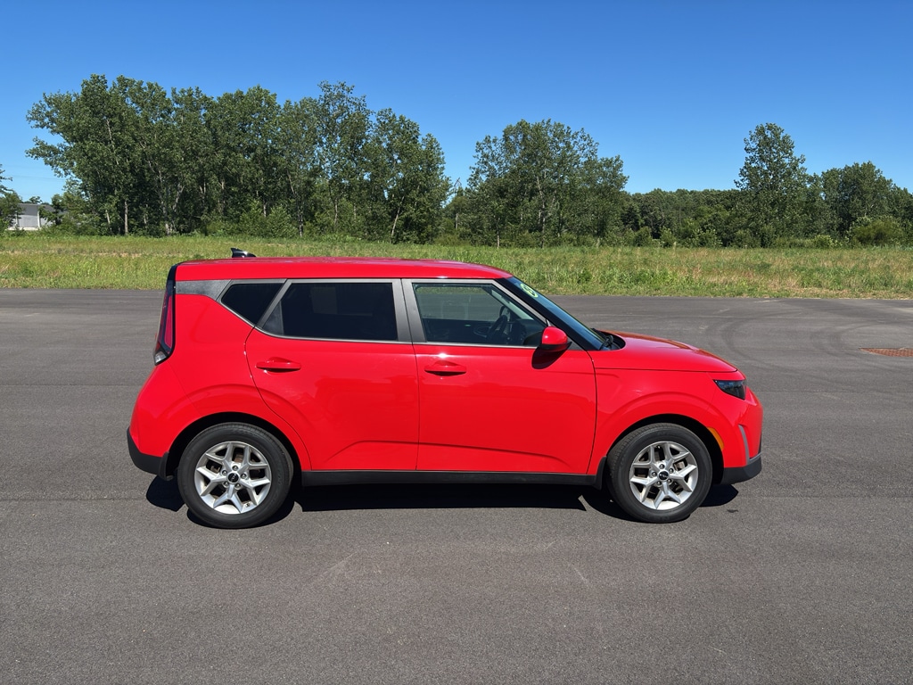 Used 2023 Kia Soul LX Hatchback