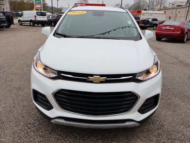 Used 2019 Chevrolet Trax LT with VIN 3GNCJLSB1KL320158 for sale in Bloomington, IN
