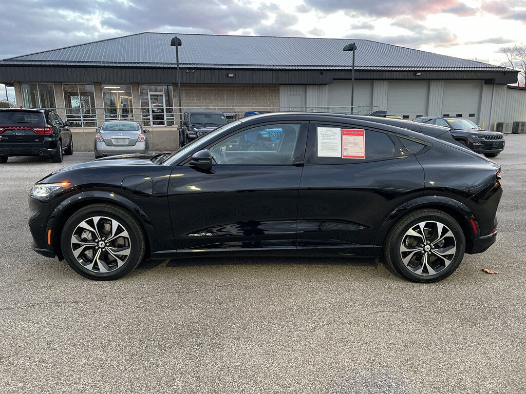 2021 Ford Mustang Mach-E Premium photo 4