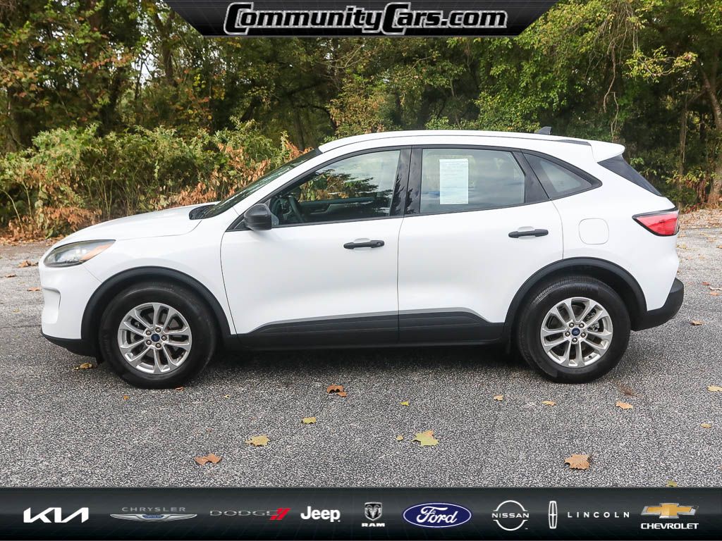 2022 Ford Escape S photo 2