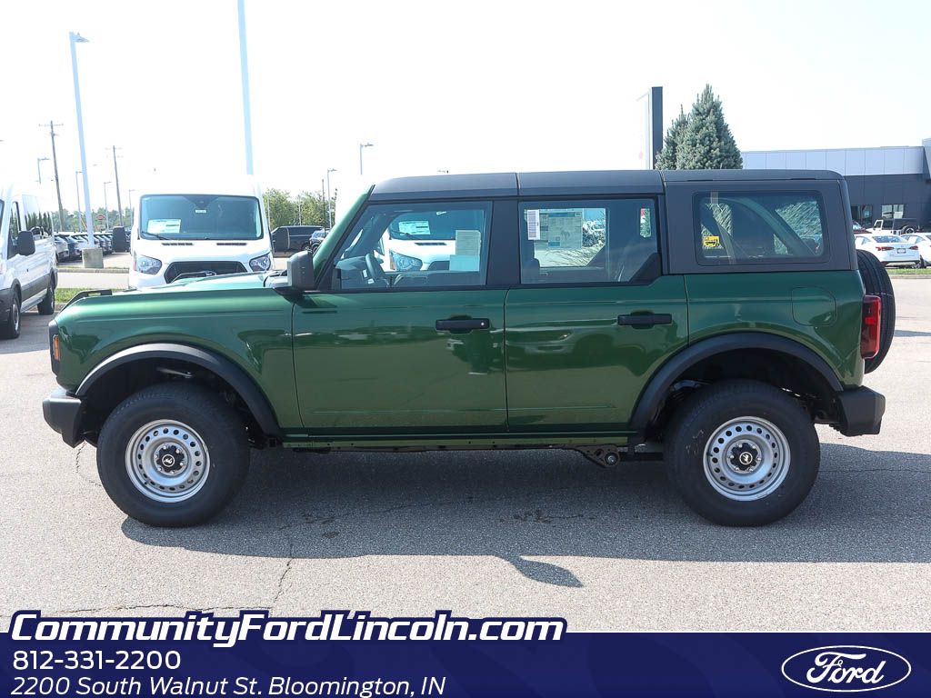 2025 Ford Bronco Base photo 3