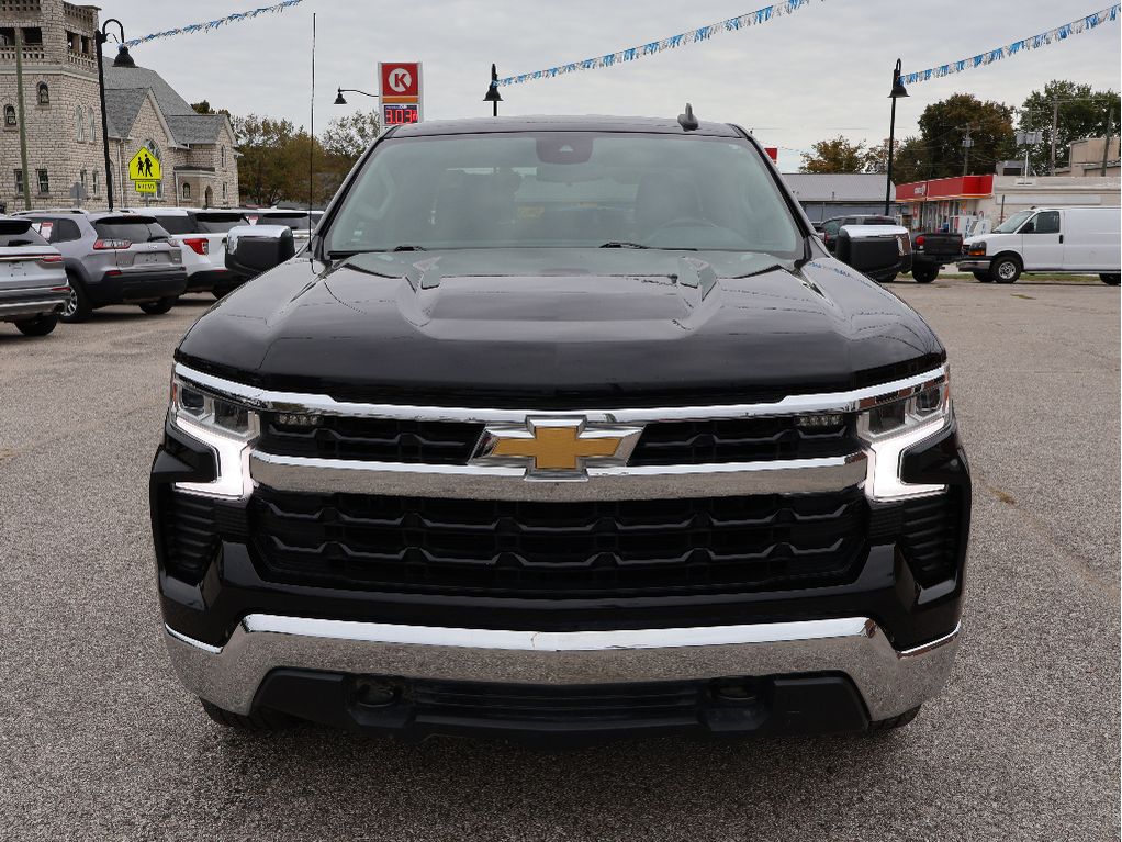 2022 Chevrolet Silverado 1500 LT photo 3