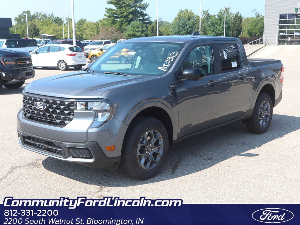 2025 Ford Maverick XLT photo 2
