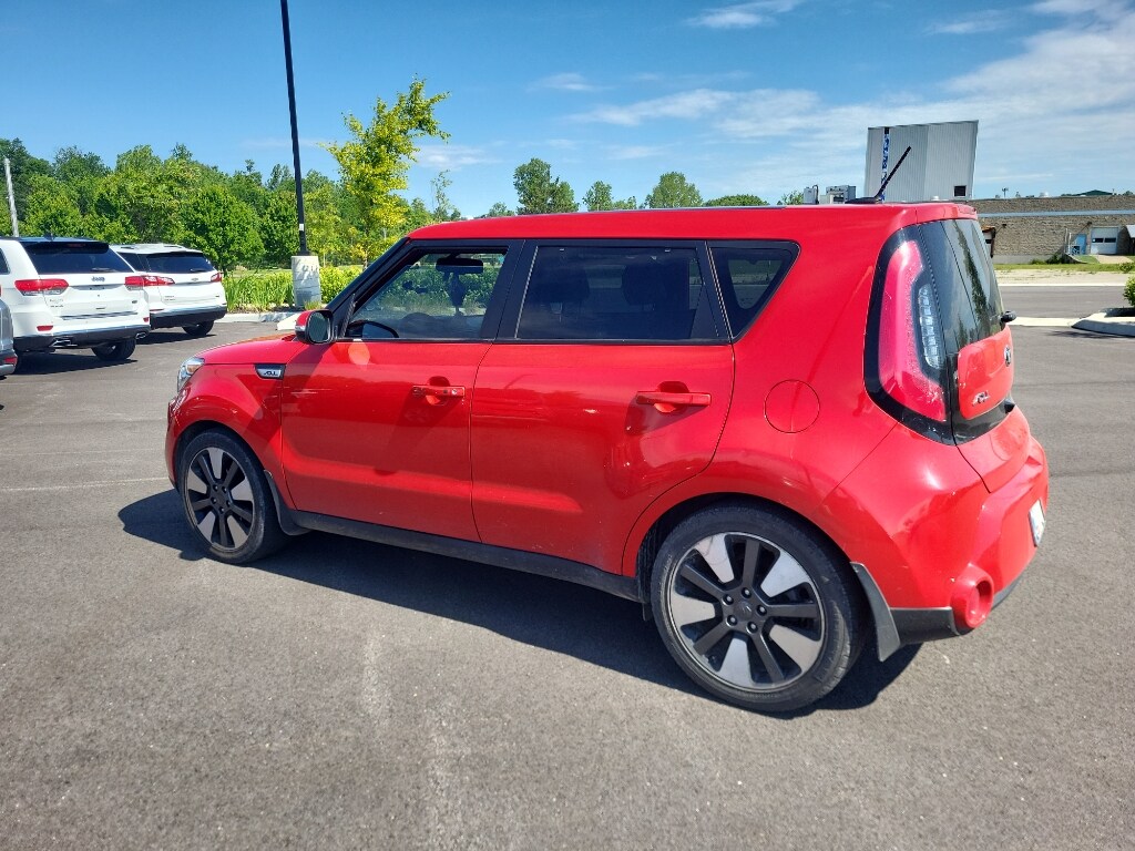 Used 2014 Kia Soul ! Hatchback