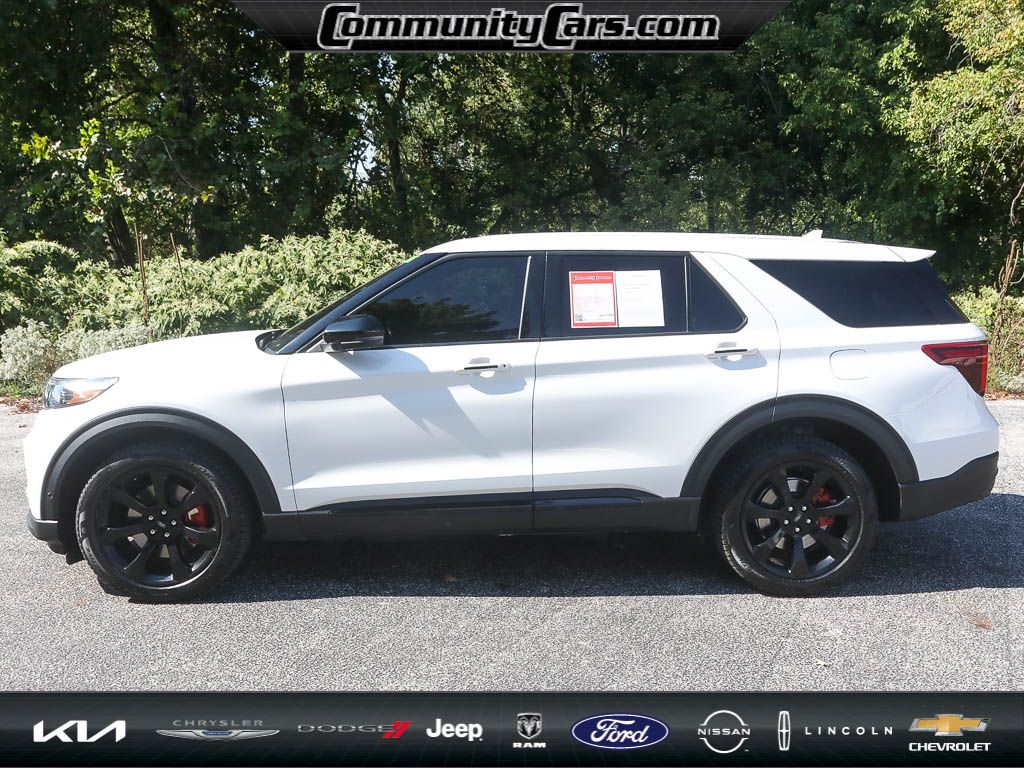 2022 Ford Explorer ST photo 2