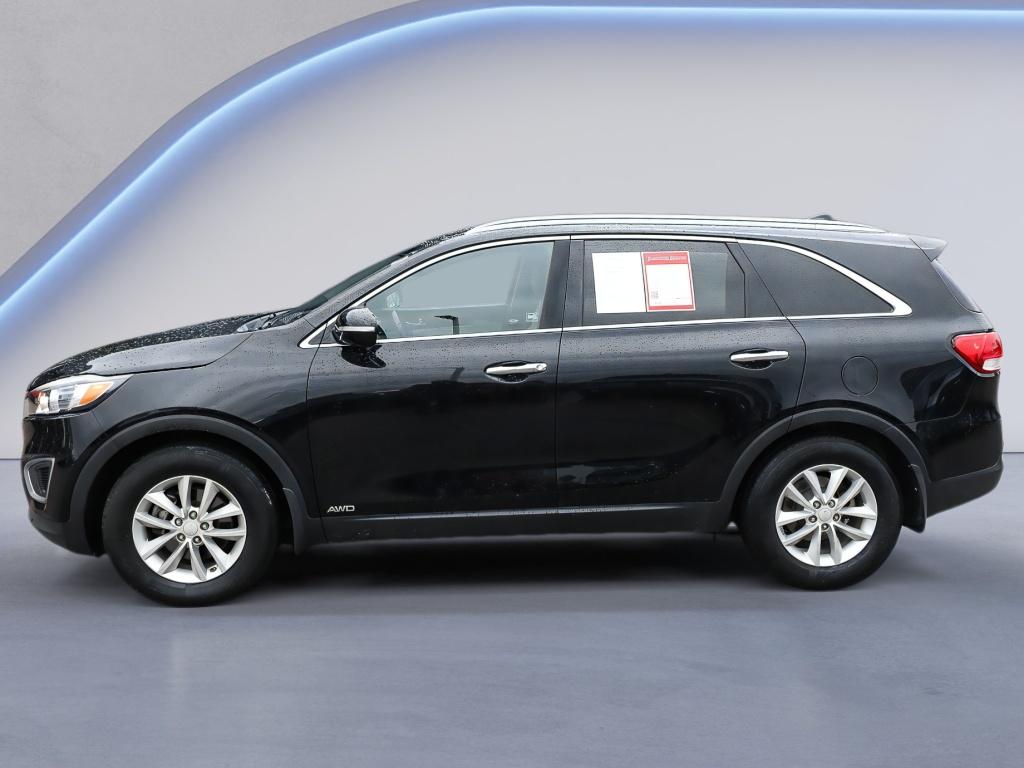 Used 2016 Kia Sorento LX with VIN 5XYPGDA31GG007490 for sale in Bloomington, IN