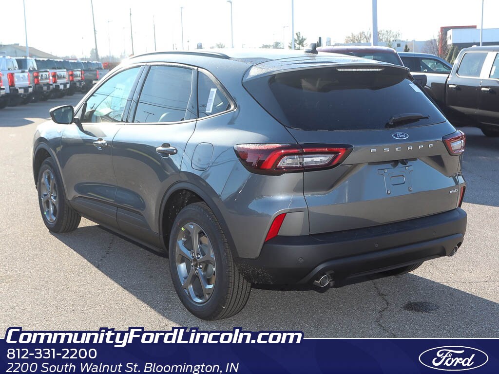 2026 Ford Escape ST-Line photo 3
