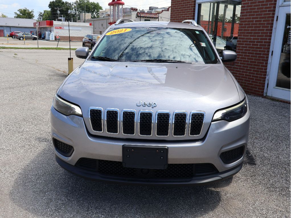 2021 Jeep Cherokee Latitude photo 2