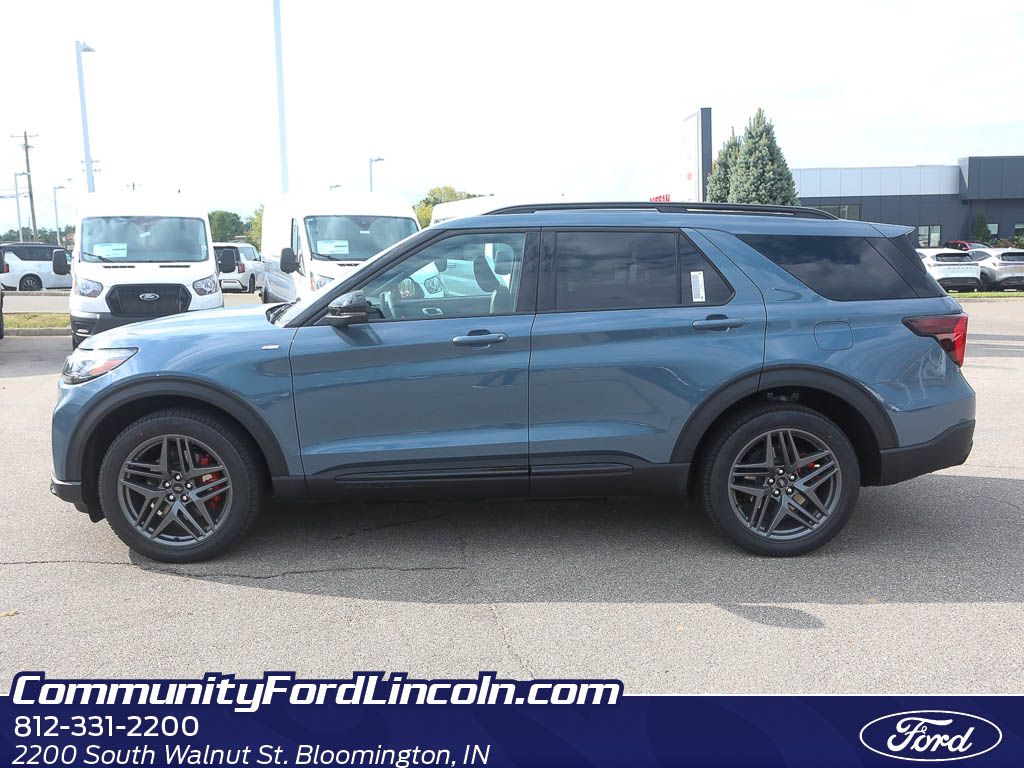 2025 Ford Explorer ST-Line photo 3
