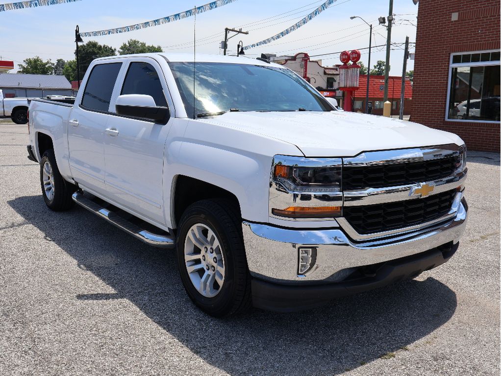 2018 Chevrolet Silverado 1500 LT photo 2
