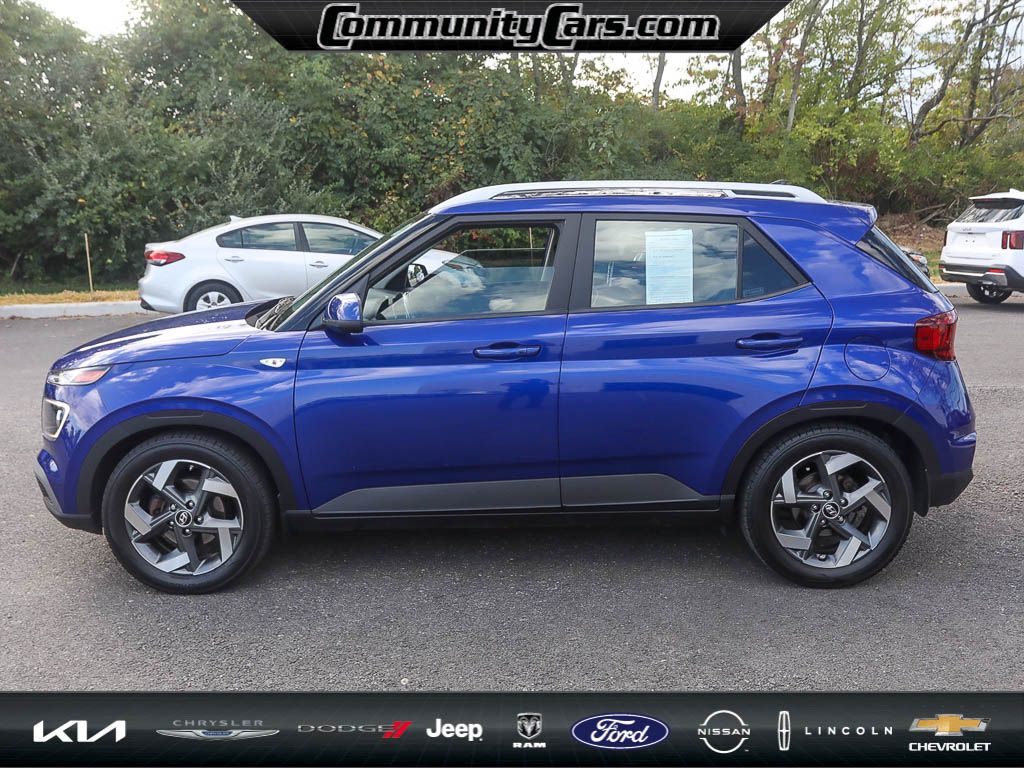 2022 Hyundai Venue SEL Limited photo 2