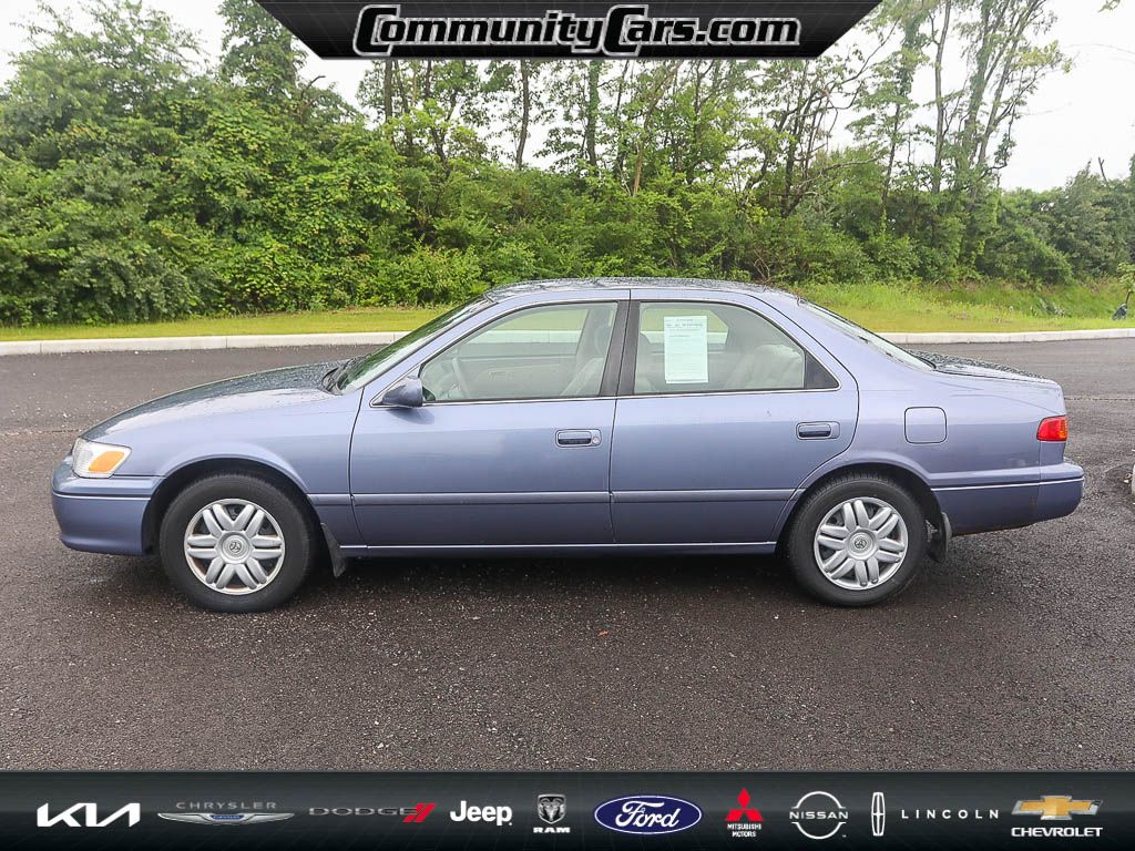 Used 2000 Toyota Camry LE with VIN 4T1BF22K3YU114186 for sale in Bloomington, IN