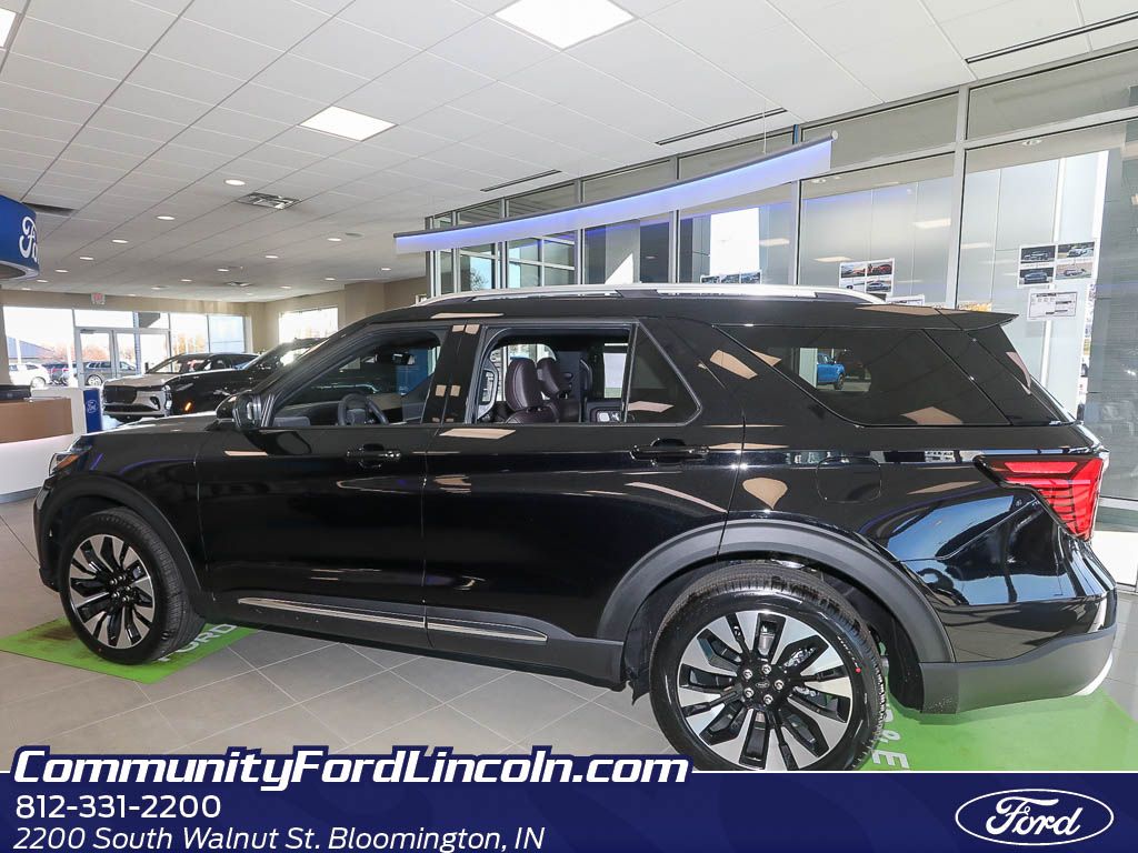 2026 Ford Explorer Platinum photo 2