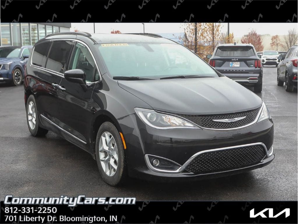 2017 Chrysler Pacifica Touring-L