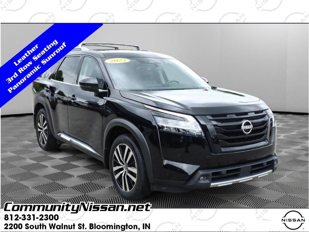 2023 Nissan Pathfinder Platinum 4WD's photo