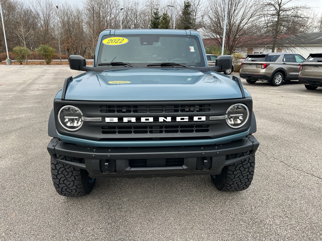 2022 Ford Bronco Black Diamond photo 2