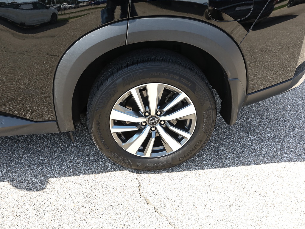 Used 2025 Nissan Pathfinder SL Sport Utility