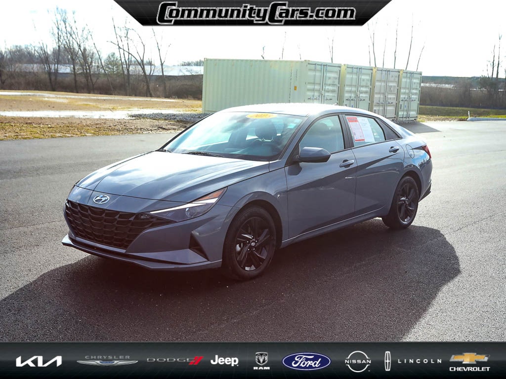 2023 Hyundai Elantra Base's photo