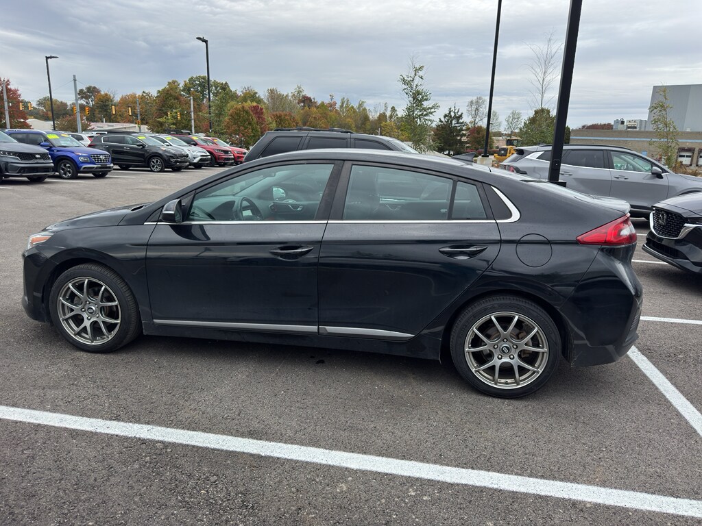 Used 2017 Hyundai IONIQ Hybrid SEL Hatchback