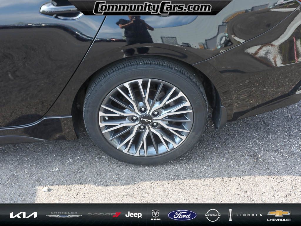 2023 Kia Forte GT-Line photo 4