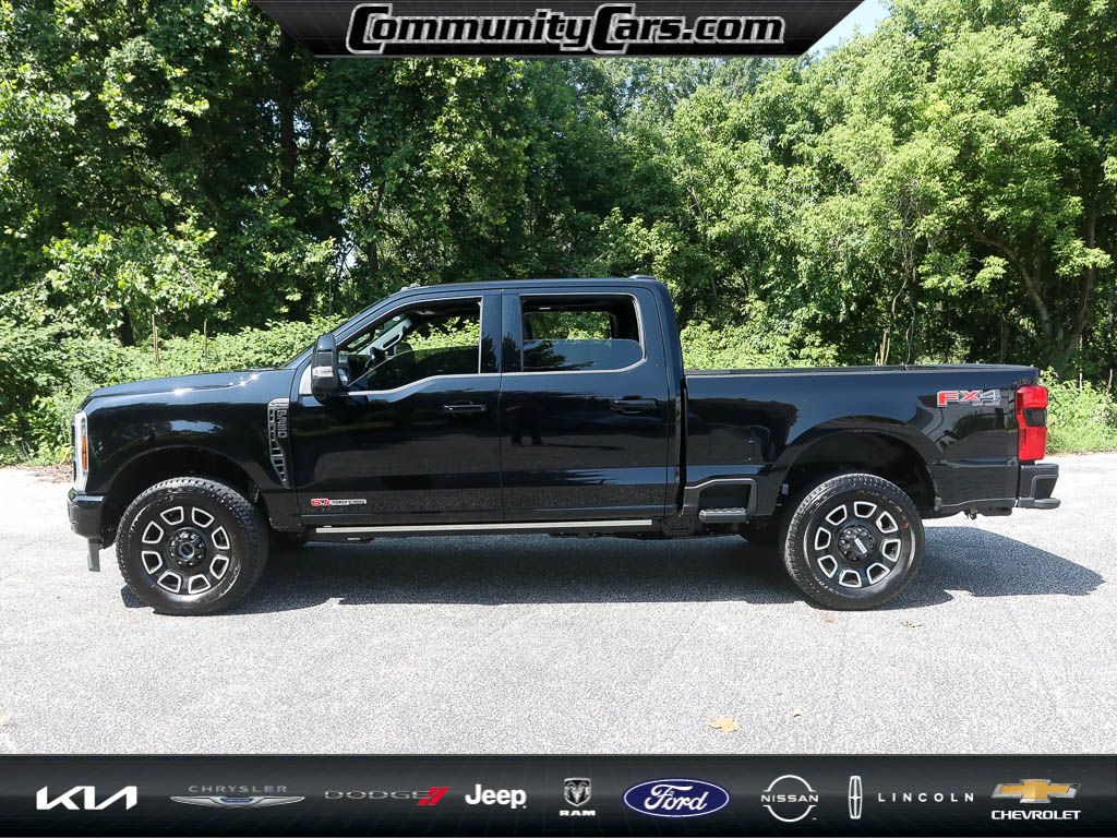 2025 Ford F-350 Platinum photo 3