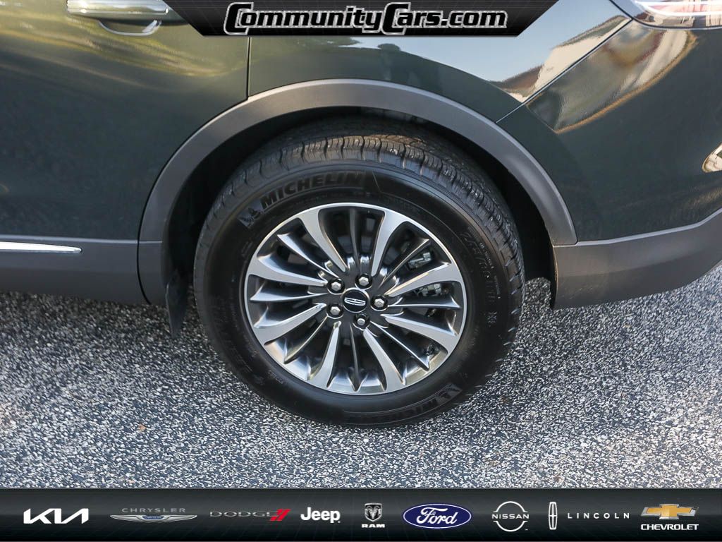 2023 Lincoln Nautilus Standard photo 4