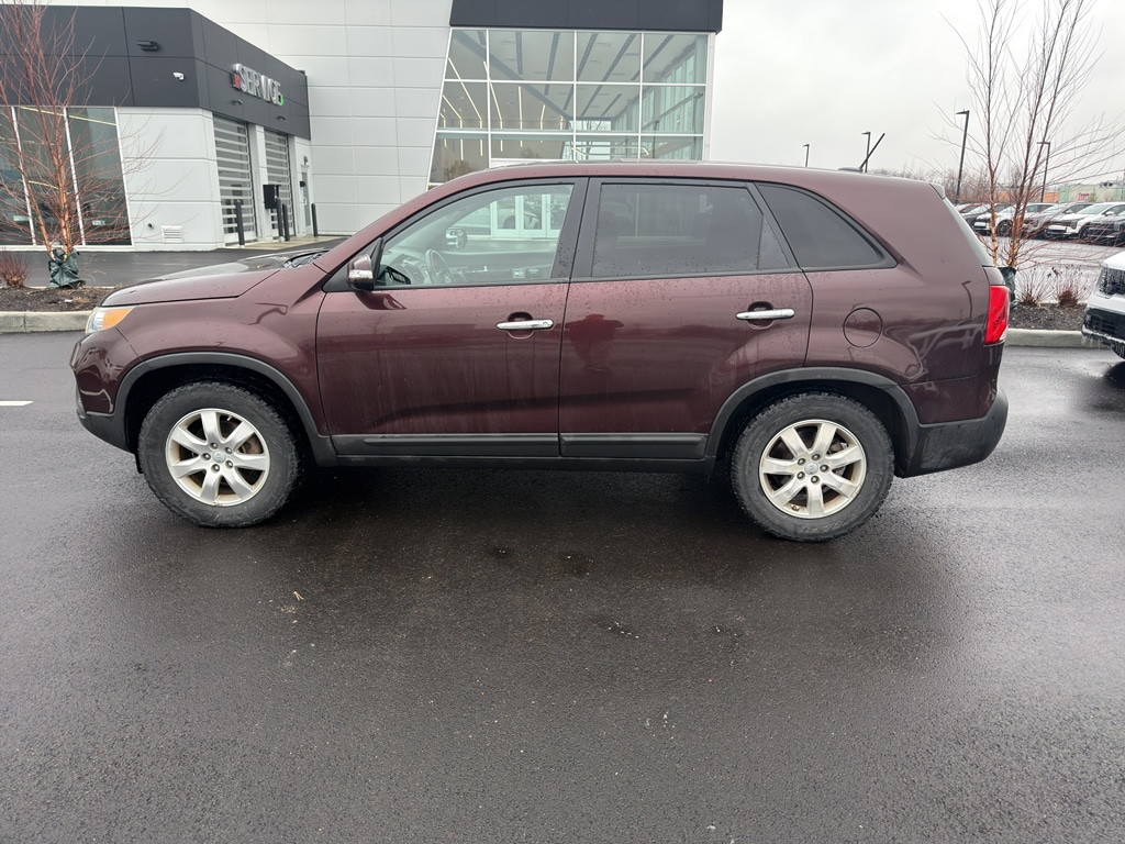 Used 2013 Kia Sorento LX with VIN 5XYKT3A10DG317317 for sale in Bloomington, IN