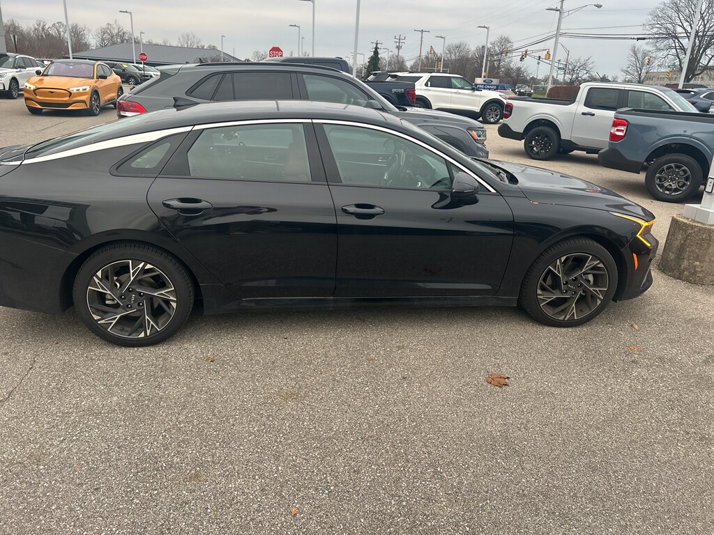 2025 Kia K5 GT-Line photo 4