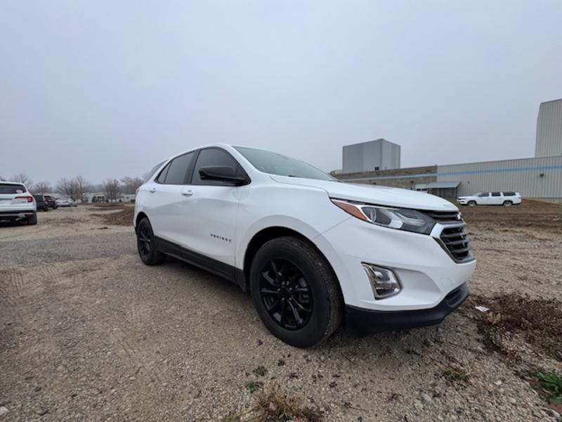2021 Chevrolet Equinox LS photo 2