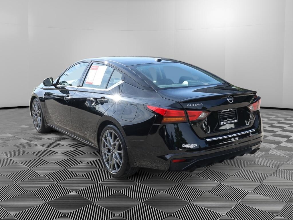 Used 2023 Nissan Altima 2.0 SR Sedan