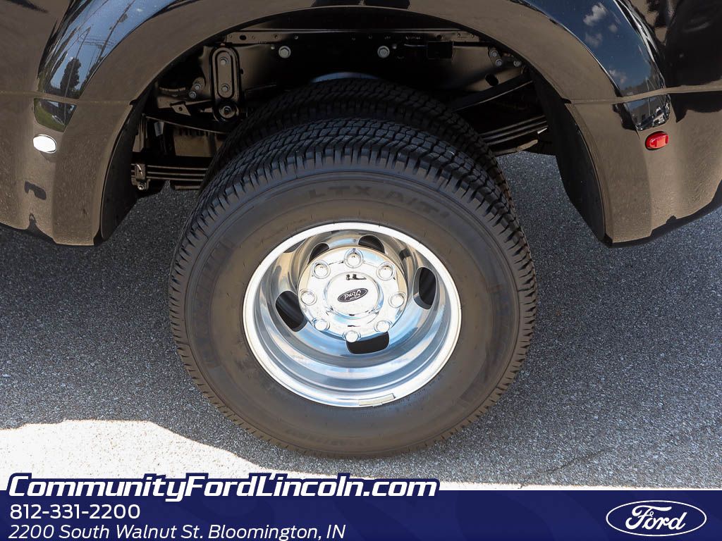 2025 Ford F-150 Lariat photo 4
