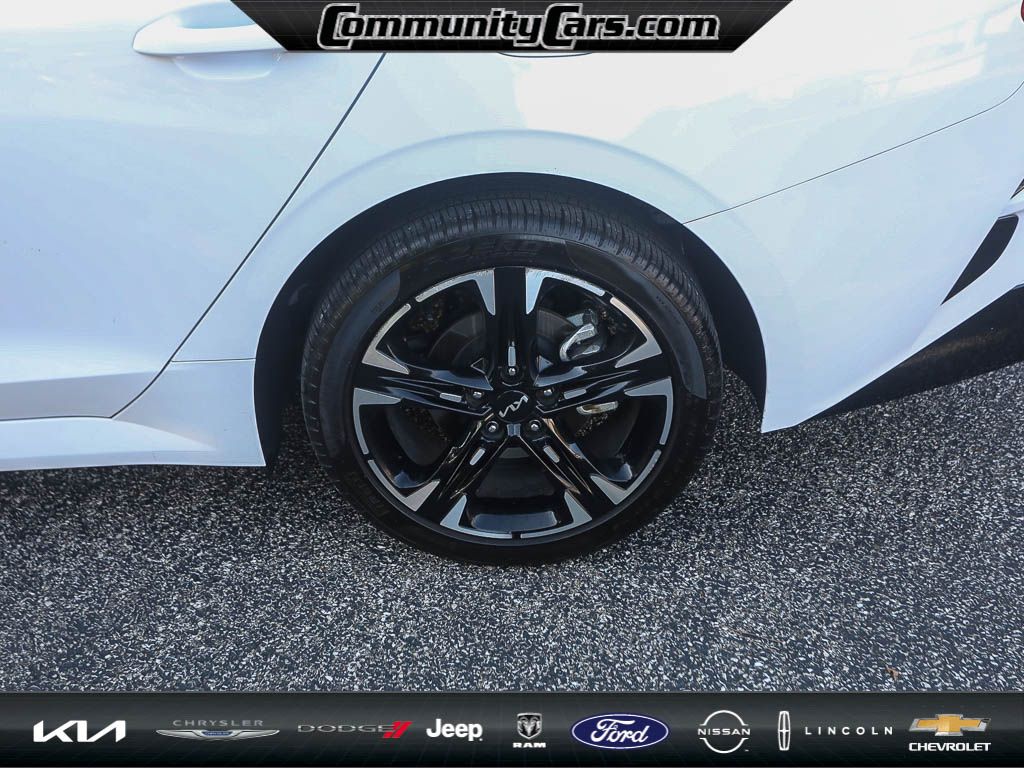 2024 Kia K5 GT-Line photo 4