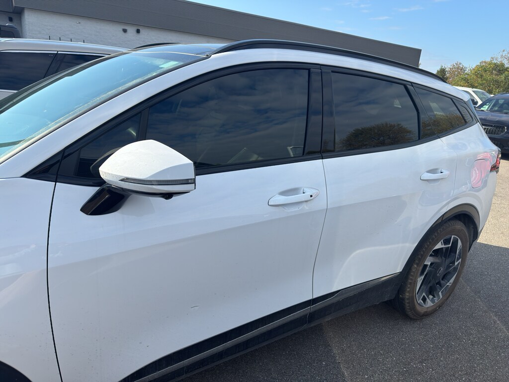 2025 Kia Sportage photo 2