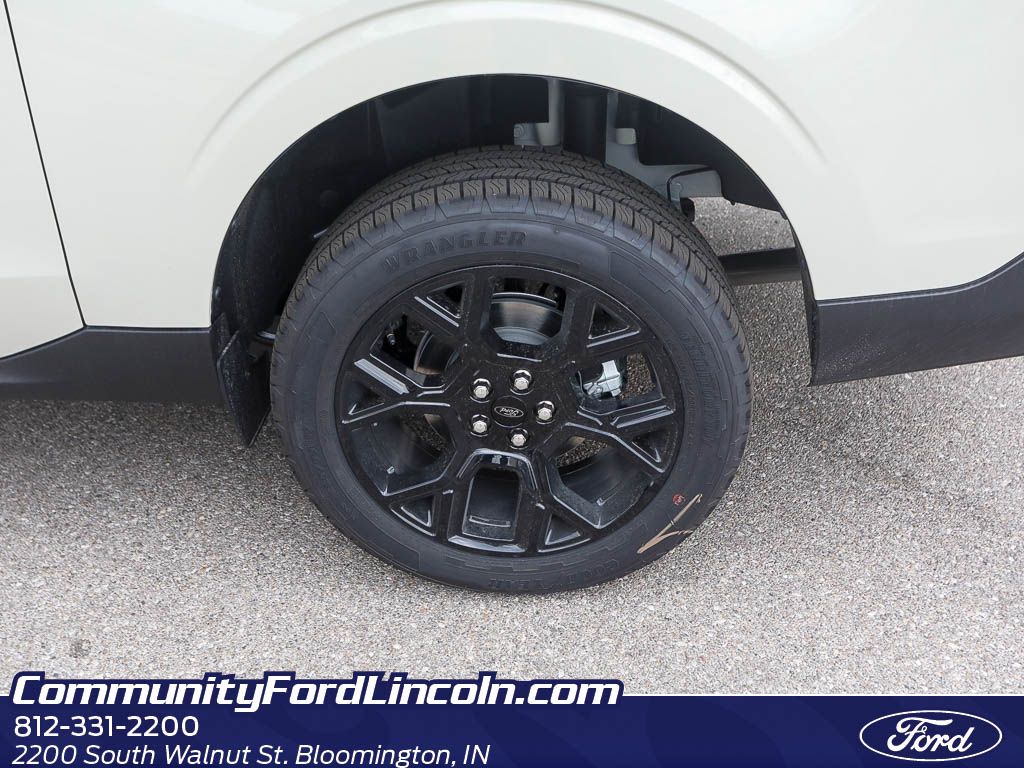 2025 Ford Maverick Lariat photo 4