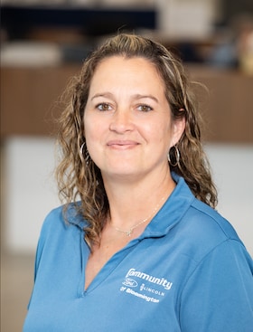 Staff member Lynda England from ID_96323d