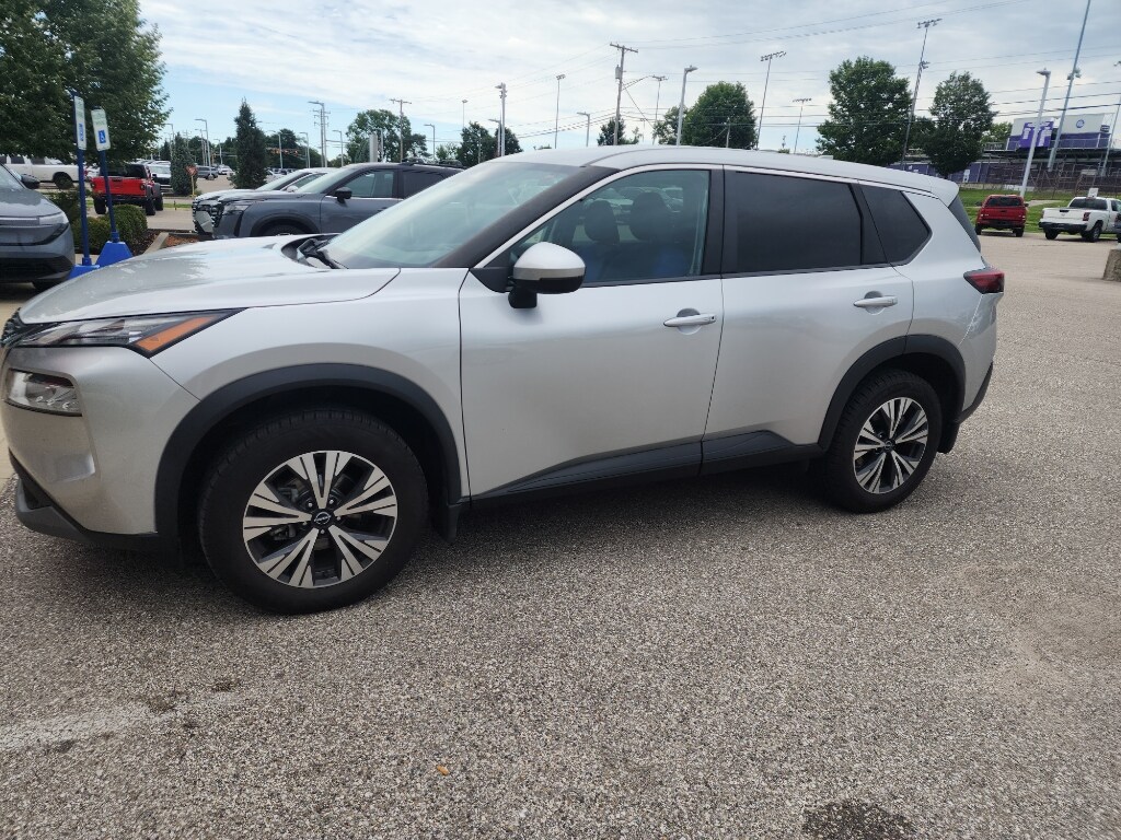 Used 2022 Nissan Rogue SV Sport Utility