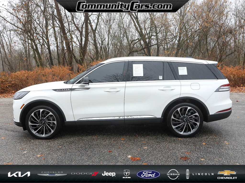 2025 Lincoln Aviator Reserve photo 2