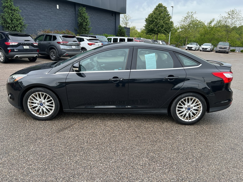 2014 Ford Focus Sedan Titanium's photo