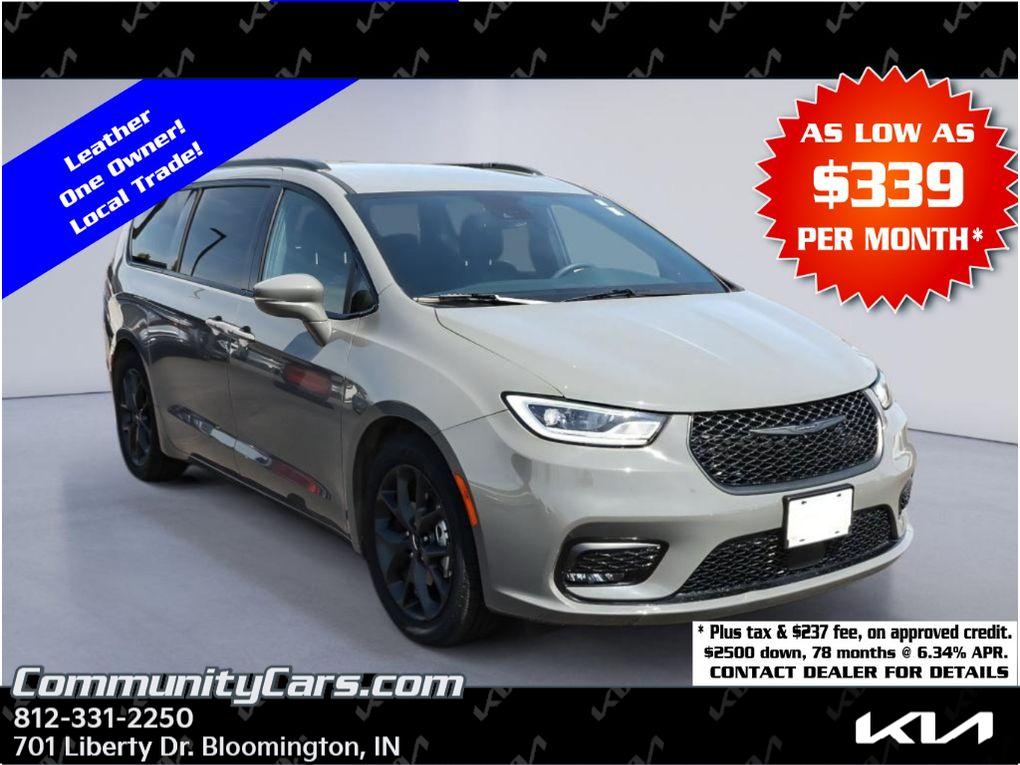 2022 Chrysler Pacifica Touring L's photo