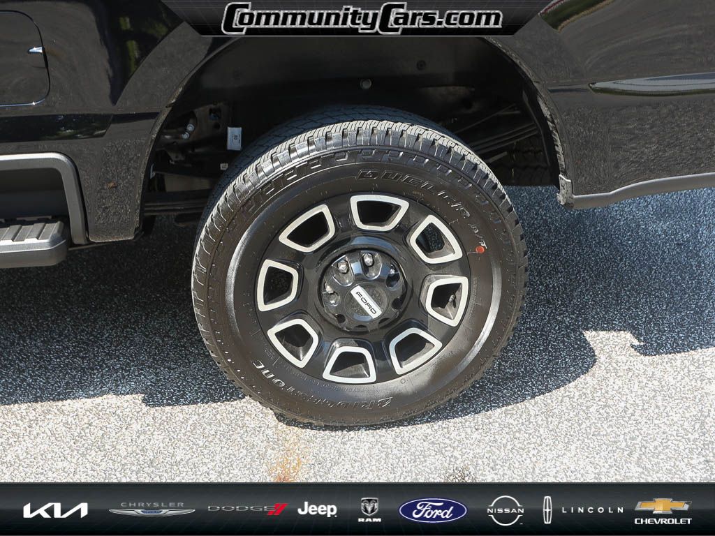 2025 Ford F-350 Platinum photo 4