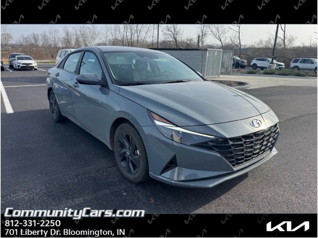 2023 Hyundai Elantra Blue's photo