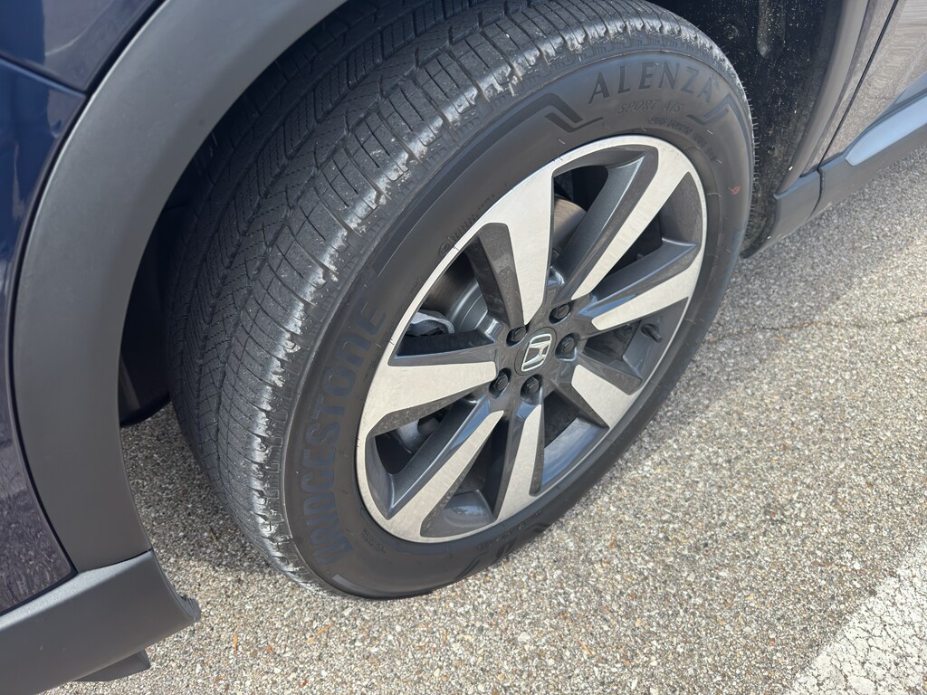 Used 2025 Honda Pilot Elite Wagon